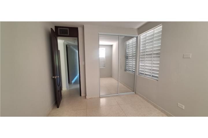 Cv4p+3f5 Guaynabo 00966 PR