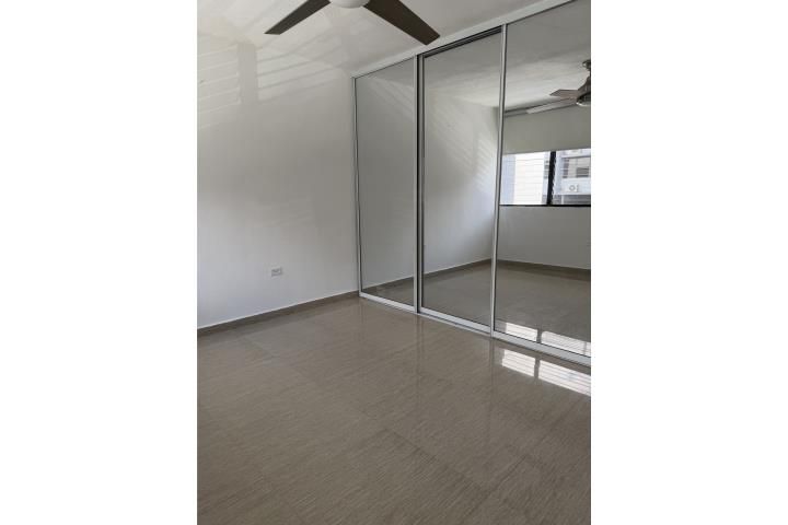 8wr2+4f8 Guaynabo 00926 PR