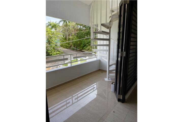 8wr2+4f8 Guaynabo 00926 PR