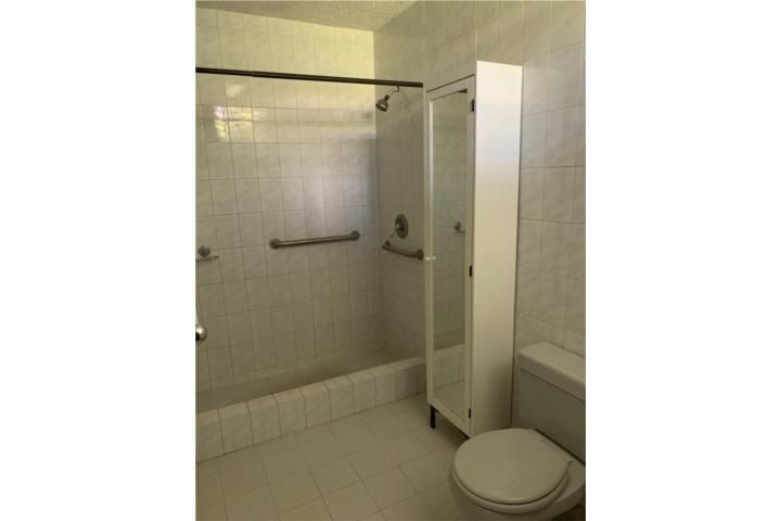 Torrimar Guaynabo 00966 PR