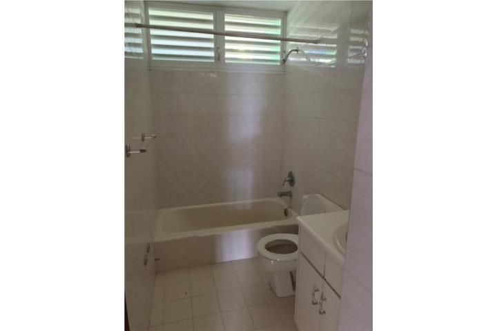 Torrimar Guaynabo 00966 PR