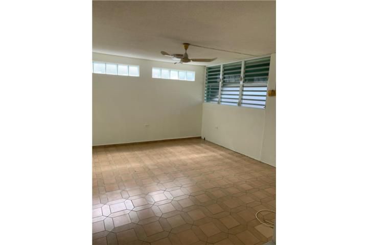 Torrimar Guaynabo 00966 PR
