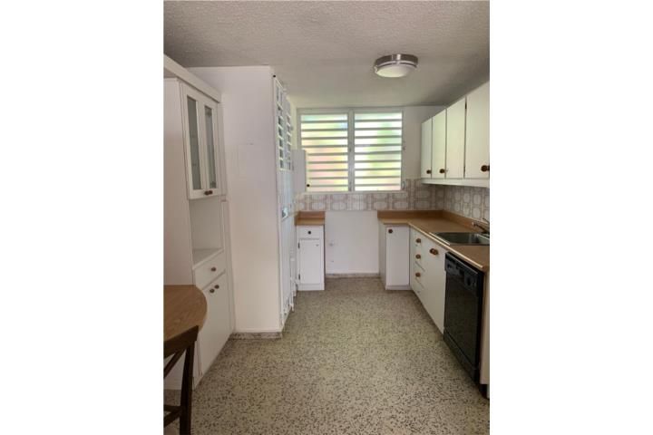 Torrimar Guaynabo 00966 PR