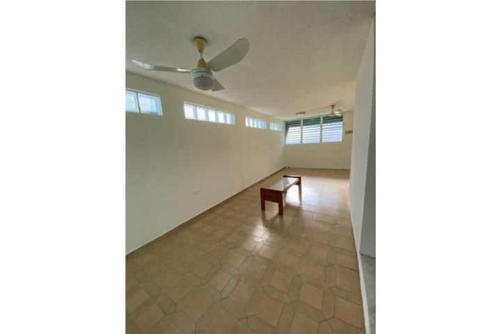 Torrimar Guaynabo 00966 PR