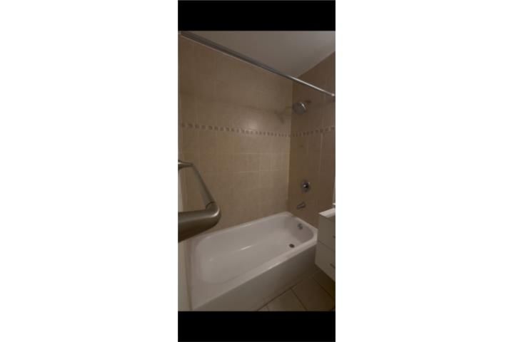111 Cecilio Urbina St Guaynabo 00969 PR