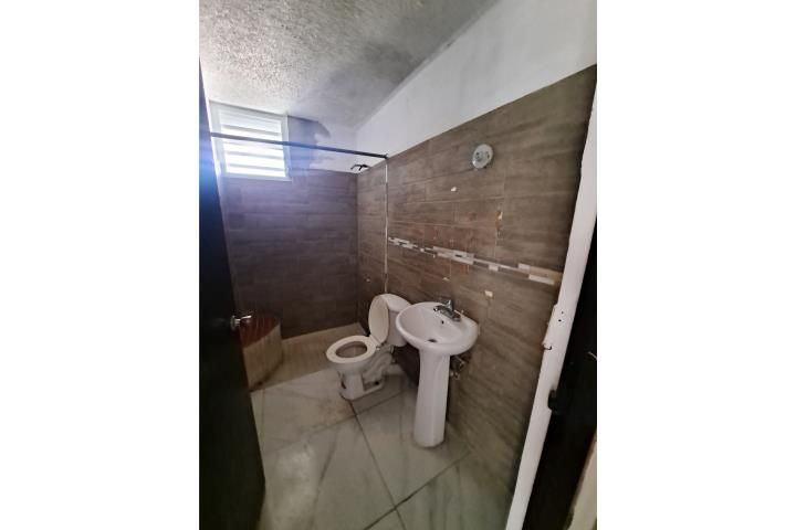 Santa Elvira Caguas 00725 PR