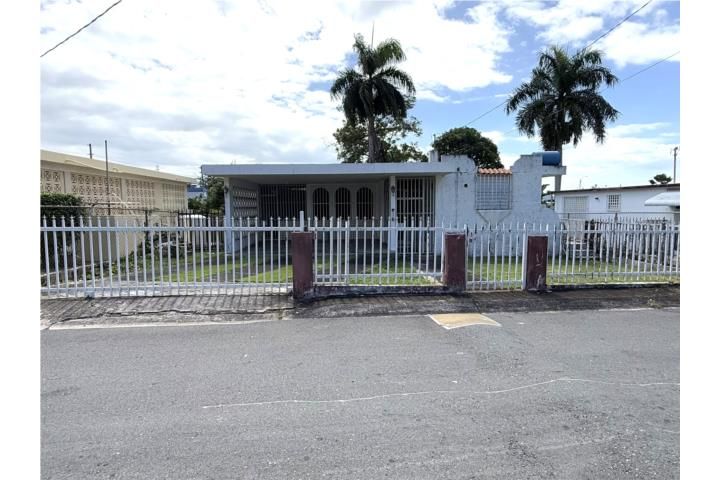 Espinosa Vega Alta 00692 PR