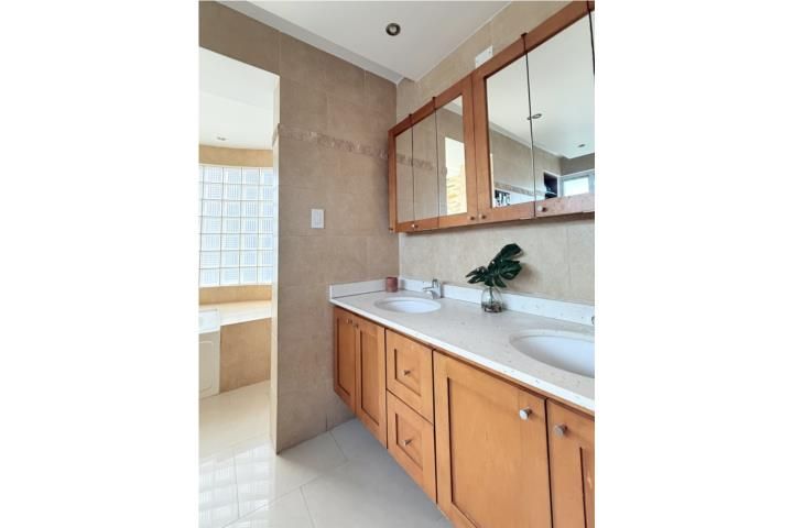 Cll Parkside 5 Guaynabo 00968 PR