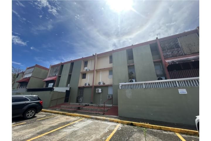 Jardines De Country Club Calle 45 Al-9 Carolina 00983 PR