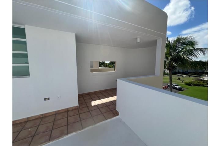 111 West Golf Villas Dorado 00646 PR