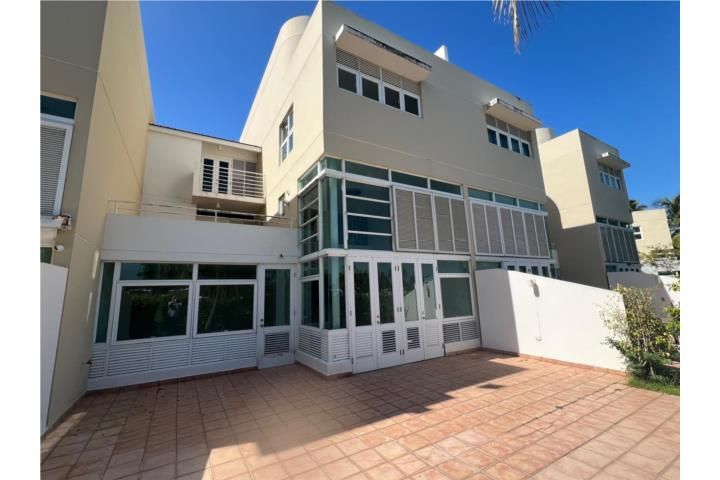 111 West Golf Villas Dorado 00646 PR