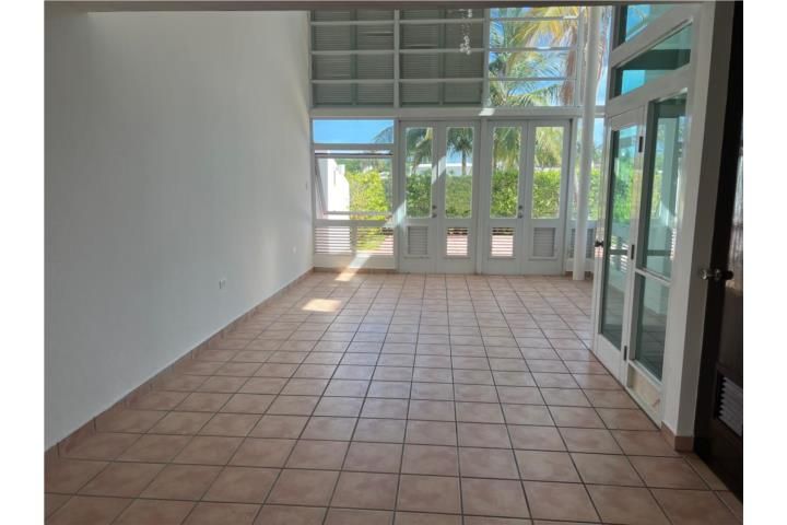 111 West Golf Villas Dorado 00646 PR