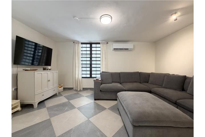 Cll D Guaynabo 00969 PR