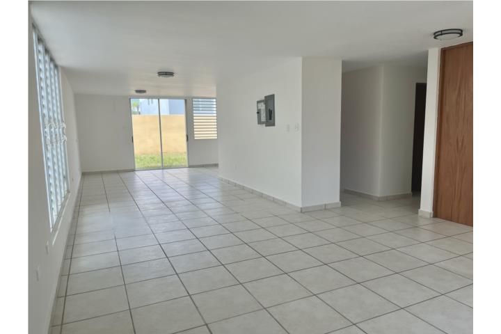 Calle Principal Luquillo 00773 PR