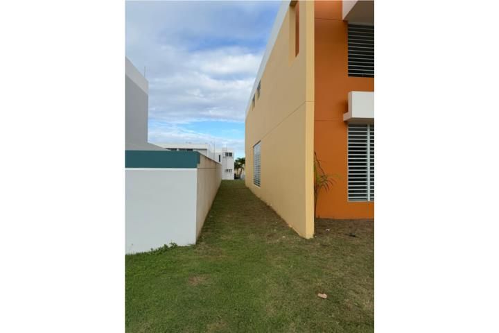 Calle Principal Luquillo 00773 PR