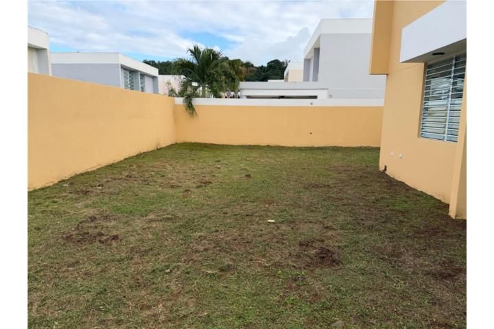 Calle Principal Luquillo 00773 PR
