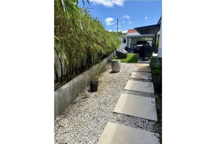 8v4x+9qh Guaynabo 00957 PR
