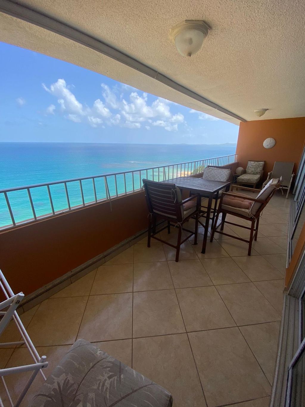 2205, Cond. Playa Azul Torre 1 Luquillo 00773 PR