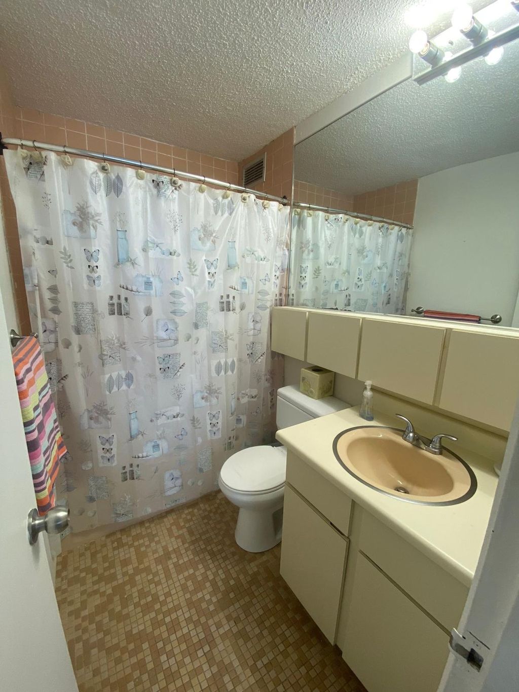 2205, Cond. Playa Azul Torre 1 Luquillo 00773 PR