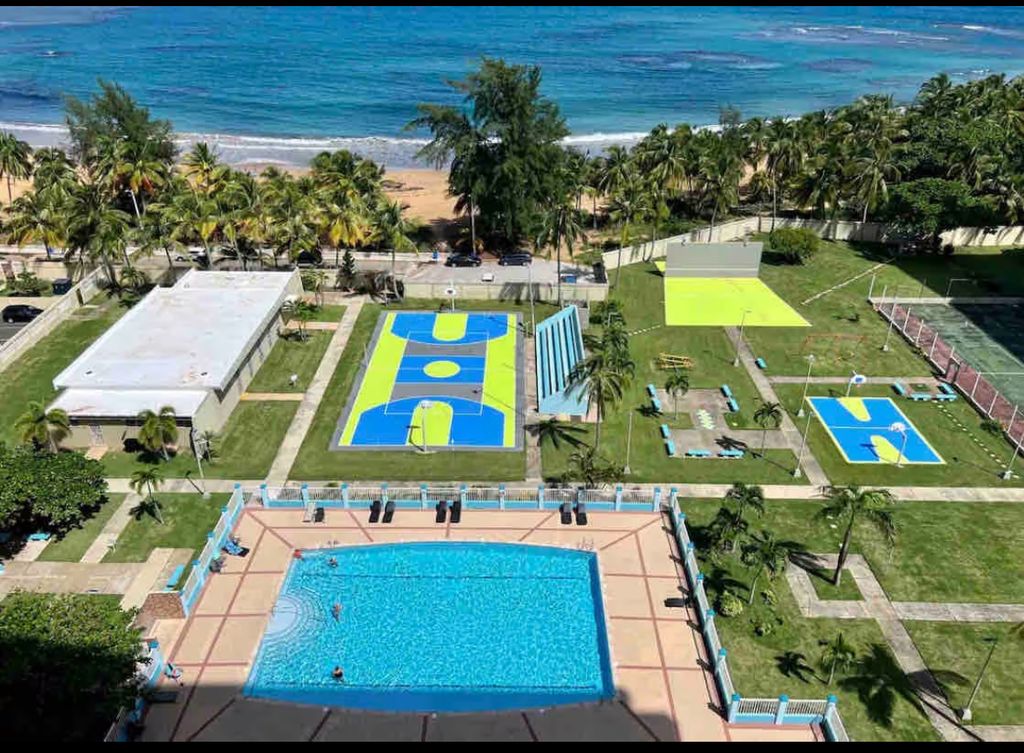 2205, Cond. Playa Azul Torre 1 Luquillo 00773 PR