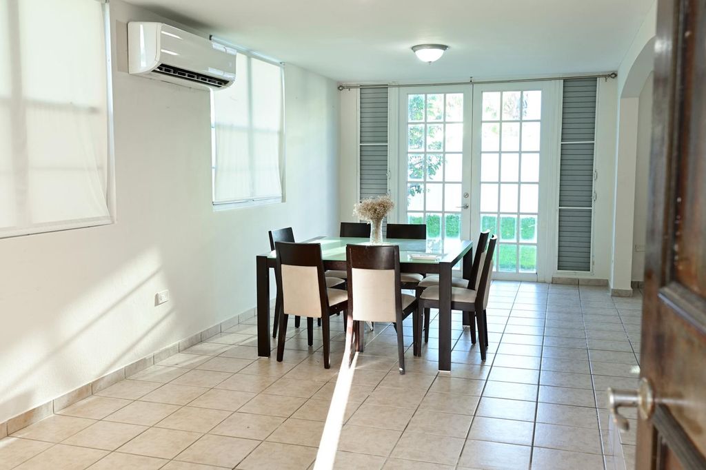 26G, Urb Las Palmas De Cerro Gordo Vega Alta 00692 PR