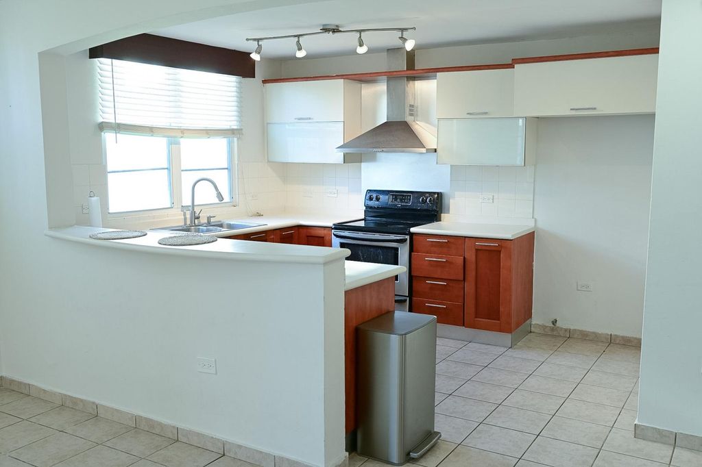 26G, Urb Las Palmas De Cerro Gordo Vega Alta 00692 PR