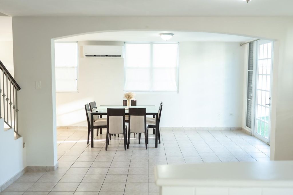 26G, Urb Las Palmas De Cerro Gordo Vega Alta 00692 PR