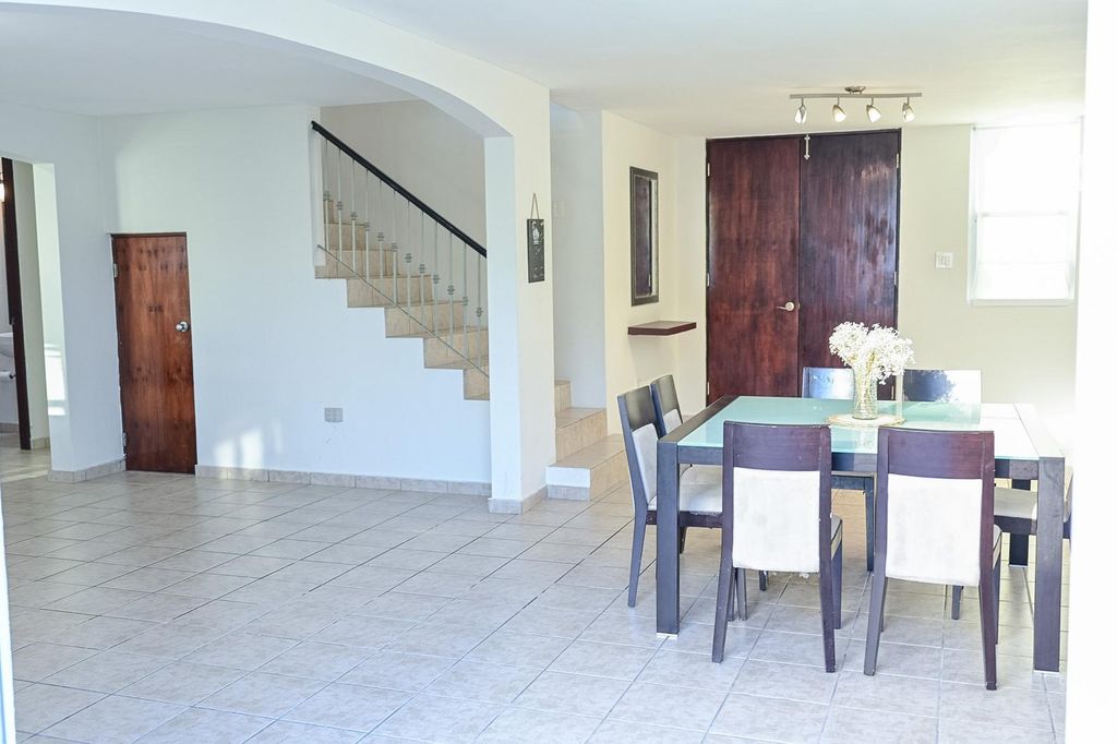 26G, Urb Las Palmas De Cerro Gordo Vega Alta 00692 PR