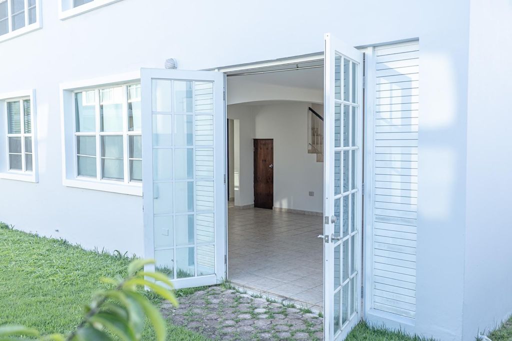 26G, Urb Las Palmas De Cerro Gordo Vega Alta 00692 PR