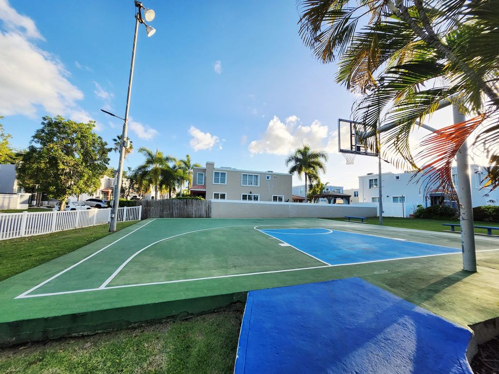 26G, Urb Las Palmas De Cerro Gordo Vega Alta 00692 PR