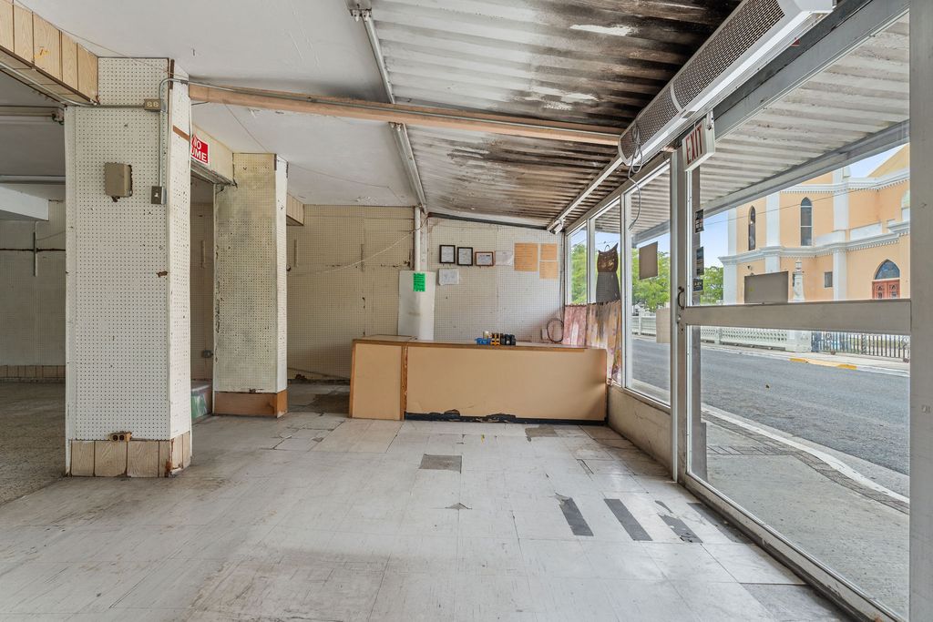 Calle La Paz  Bo Pueblo Aguada 00602 PR