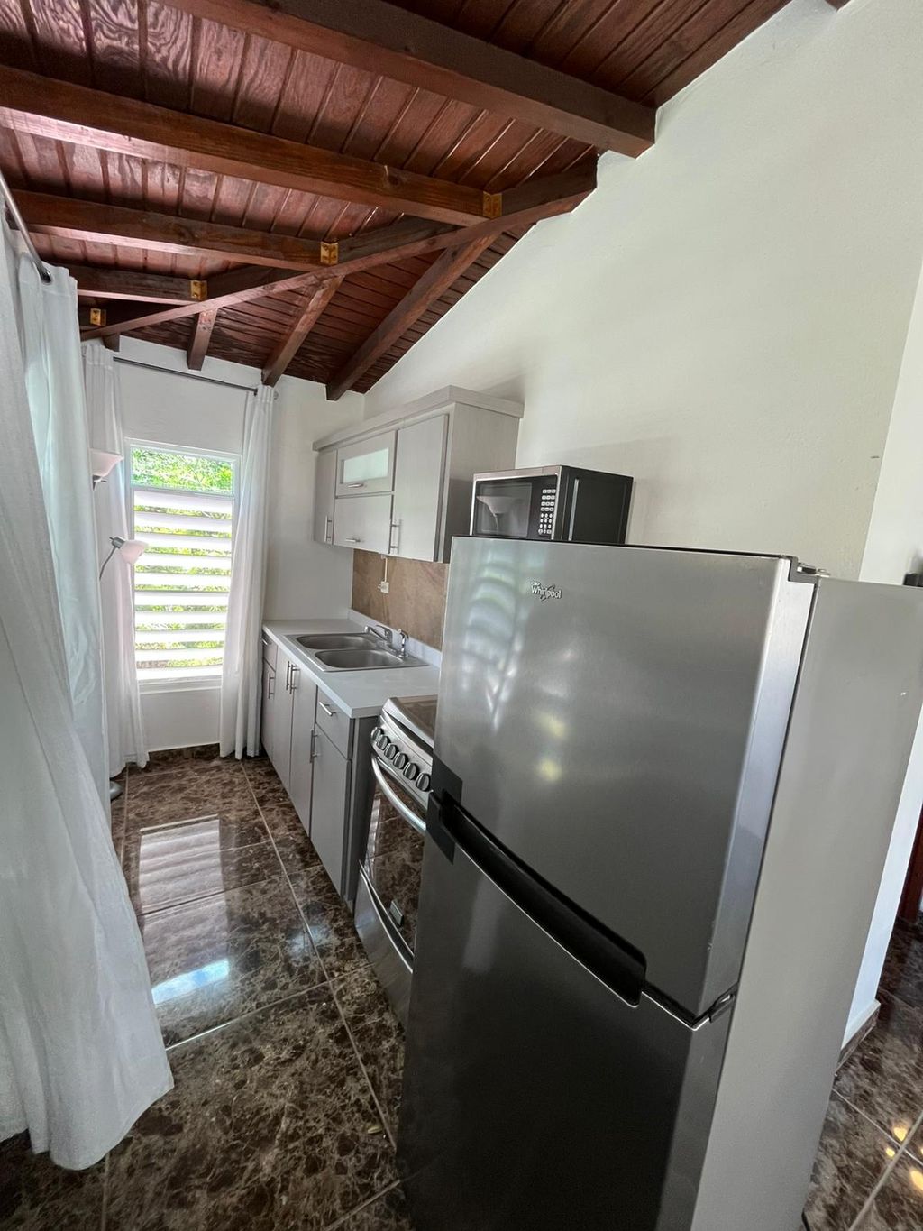 Bo Calvache- Valle Escondido Rincon 00677 PR