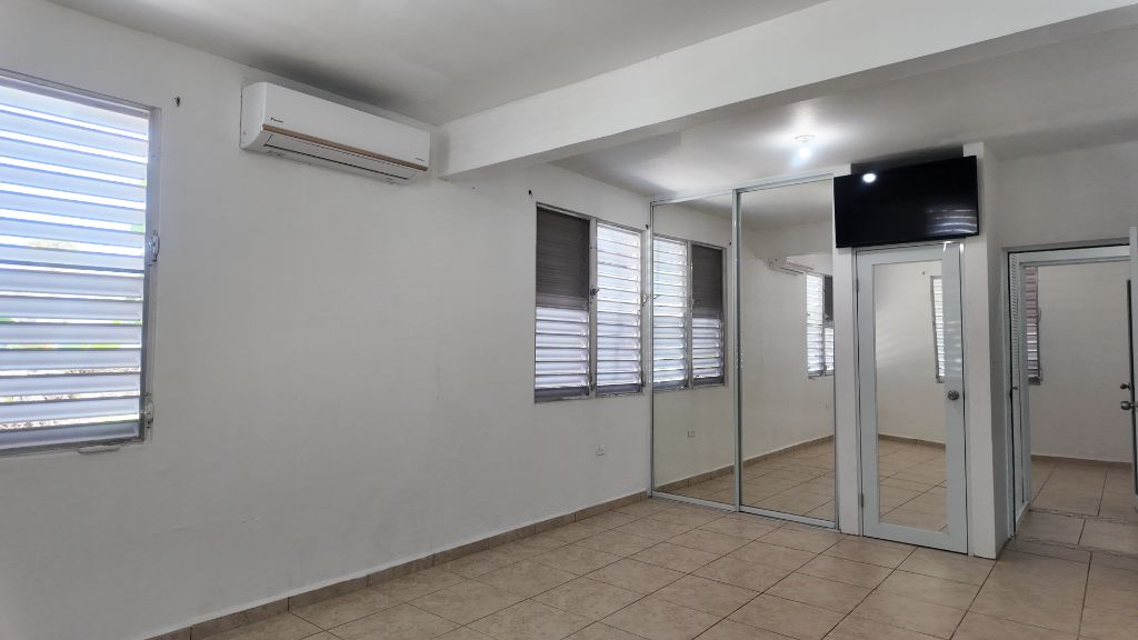 Urbanizacion Montemar, Calle B # 75, Aguada - 11
