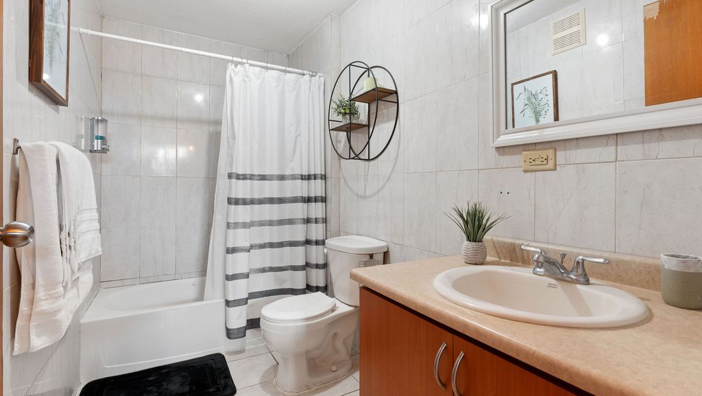 Condo Coconut Court 101 Rincon 00677 PR