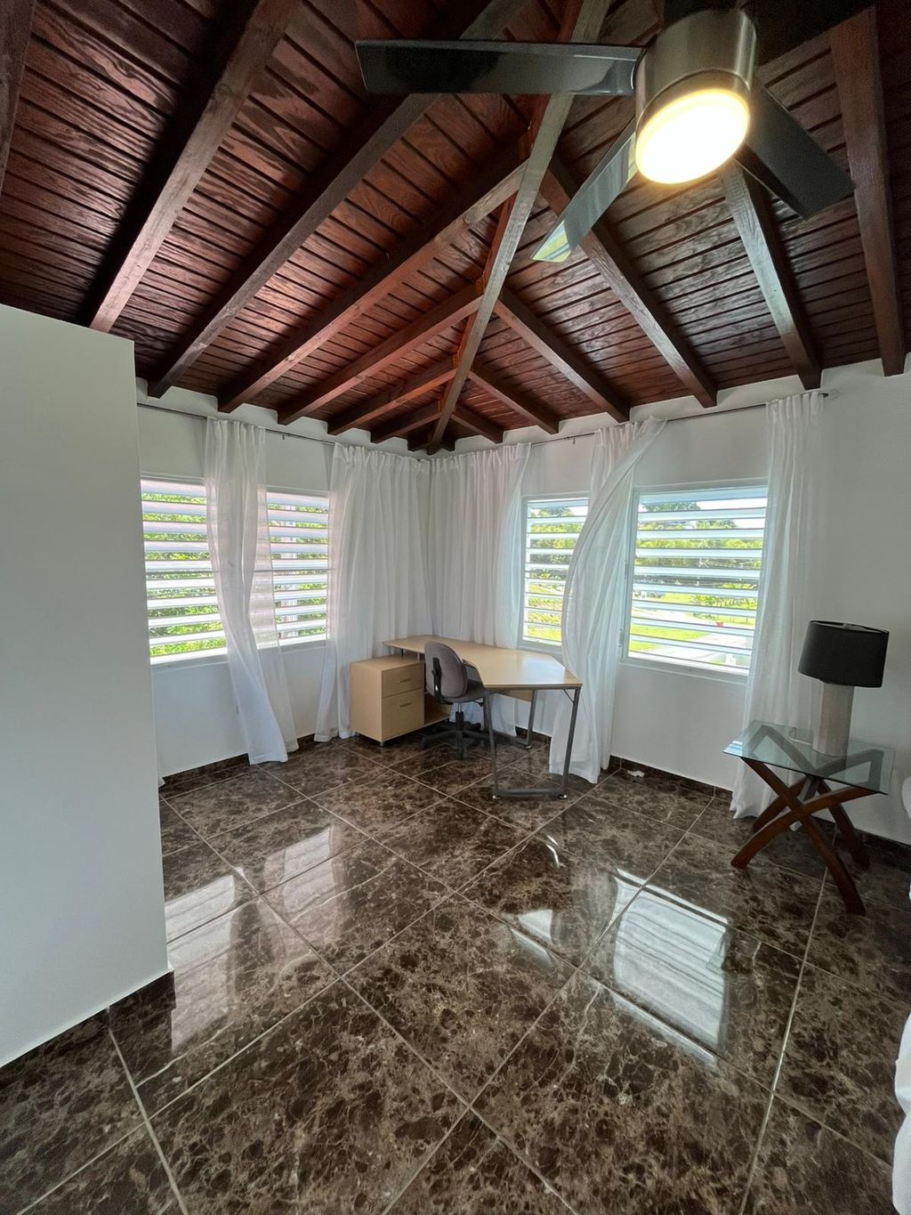 Bo Calvache- Valle Escondido Rincon 00677 PR