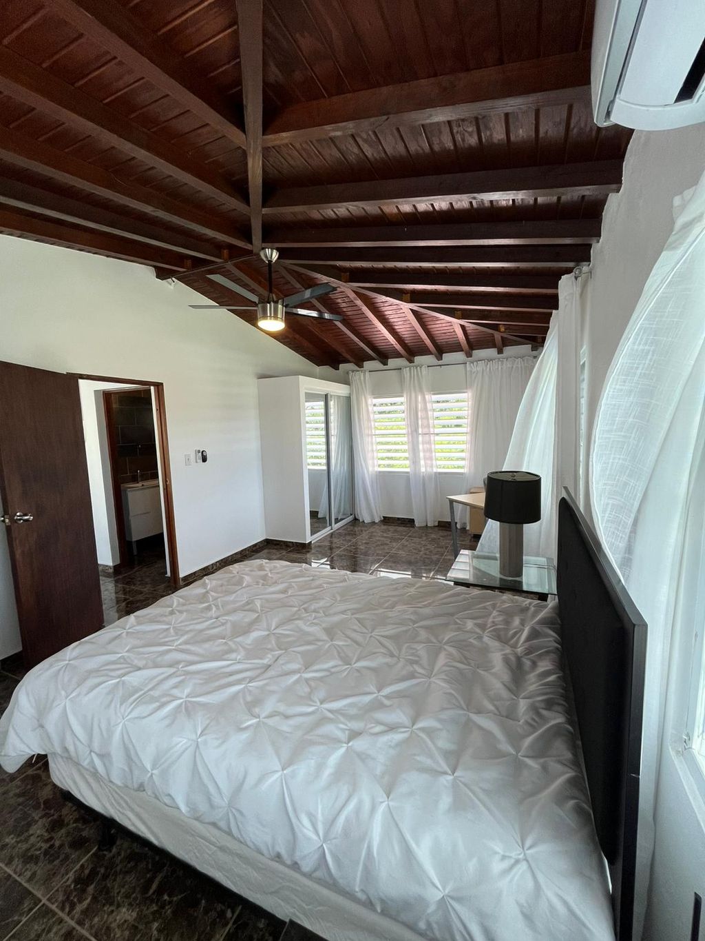 Bo Calvache- Valle Escondido Rincon 00677 PR