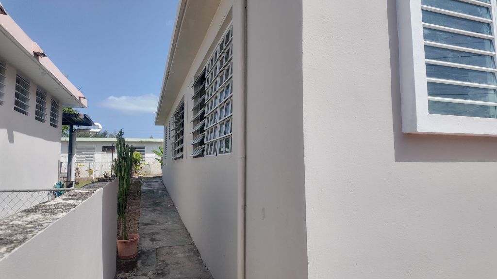 Urbanizacion Montemar, Calle B # 75, Aguada - 16