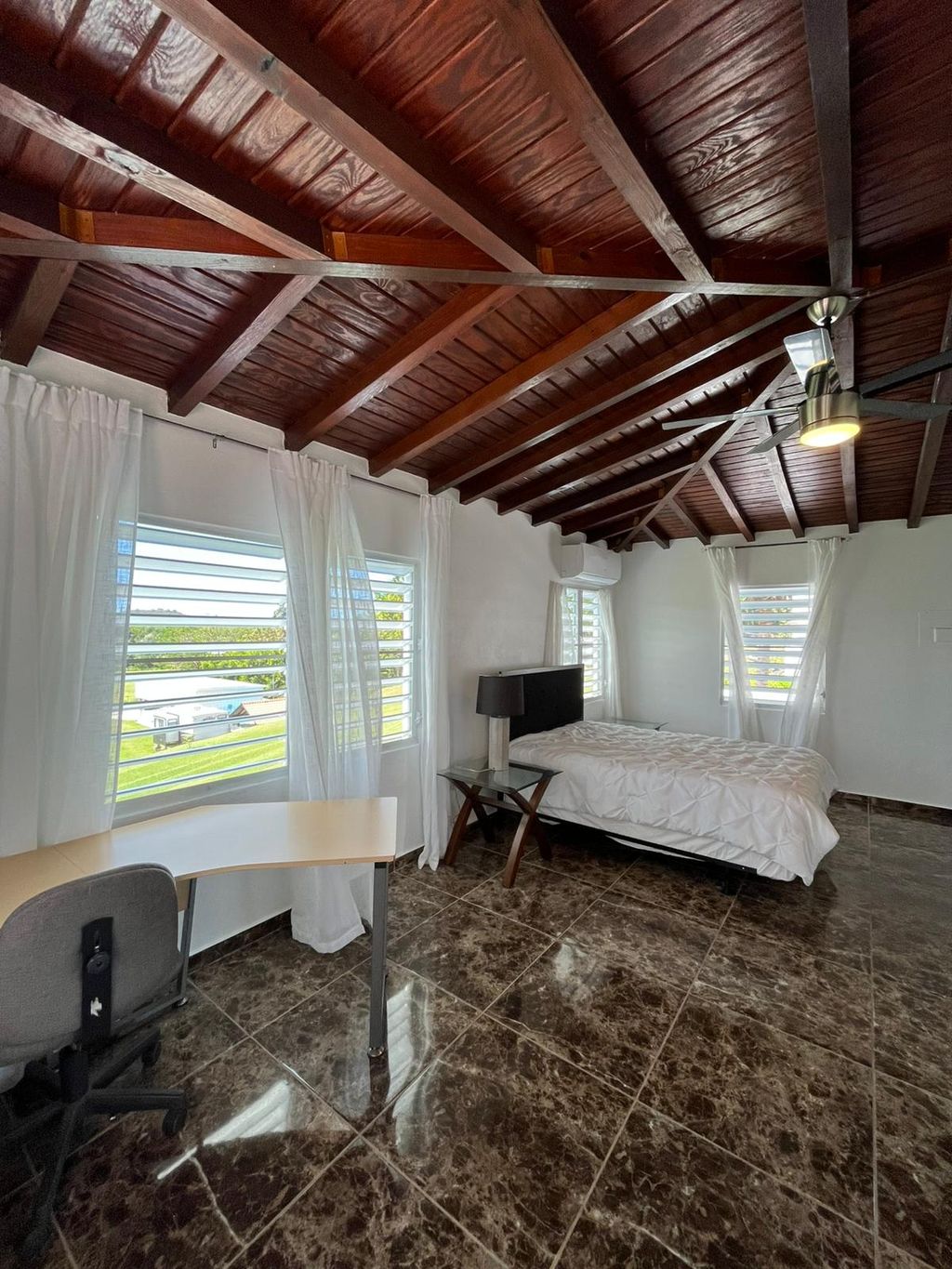 Bo Calvache- Valle Escondido Rincon 00677 PR