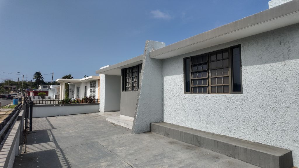 Urb Medina, Calle 5 F 23, Isabela - 15