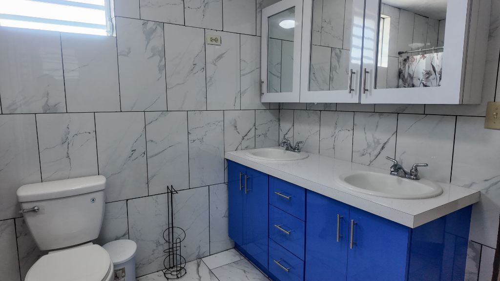 Urb Medina, Calle 5 F 23, Isabela - 11