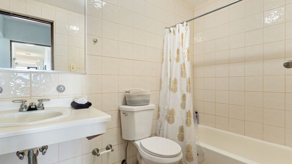 1E, Condominio Victoria Del Mar Rincon 00677 PR