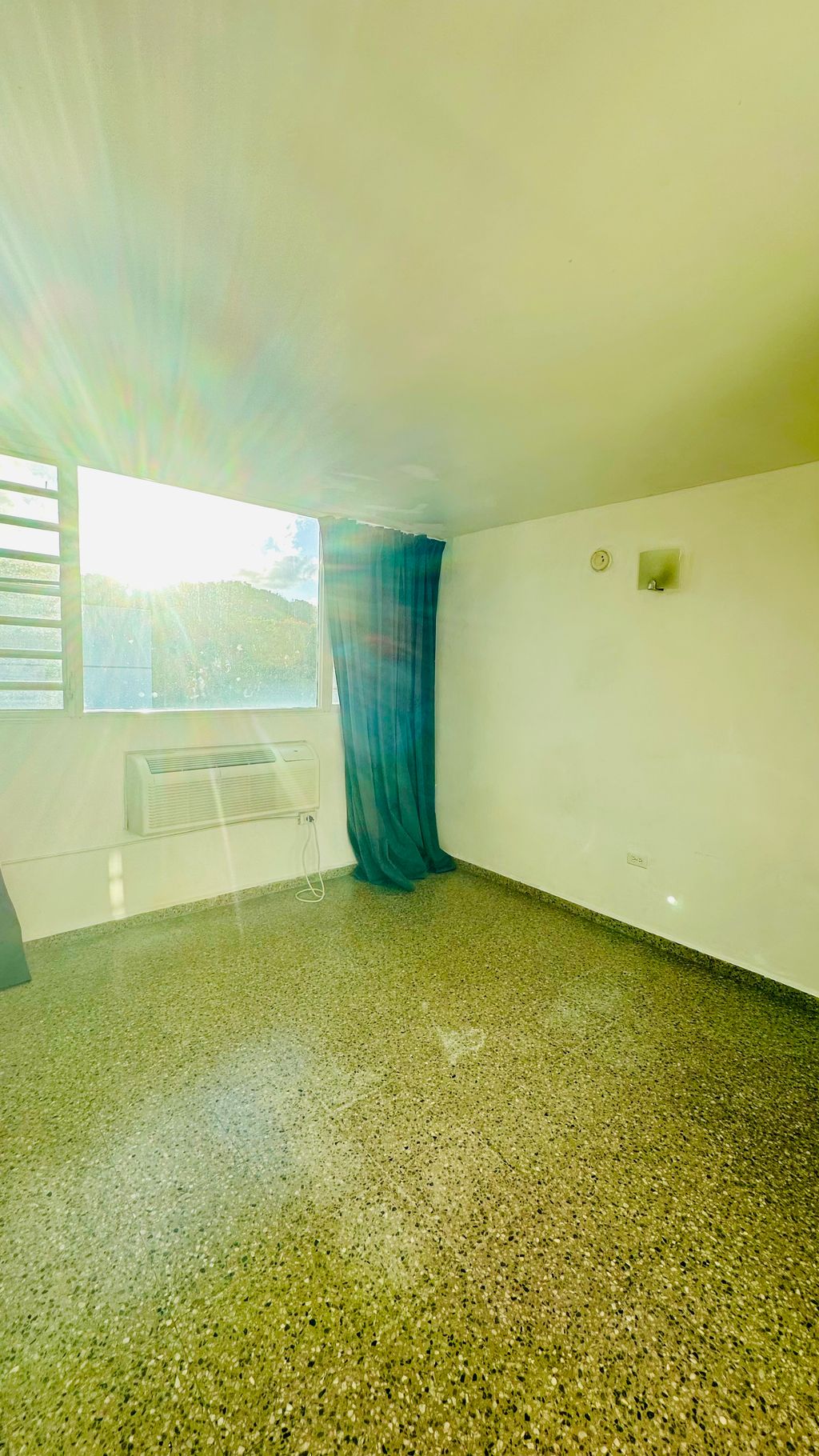 101 , Park East Bayamon 00961 PR
