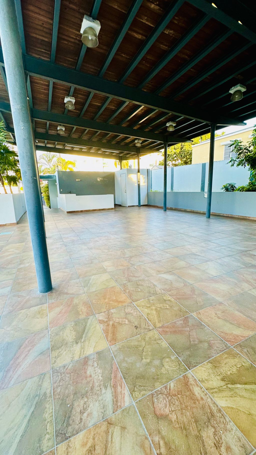 101 , Park East Bayamon 00961 PR