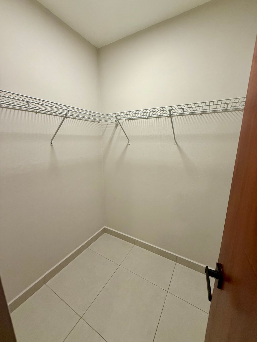 172, Urb. Las Ramblas, Calle Catalonia Guaynabo 00970 PR