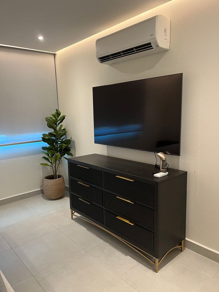 72, Urb. Riviera Court, Calle Ace Bayamon 00959 PR