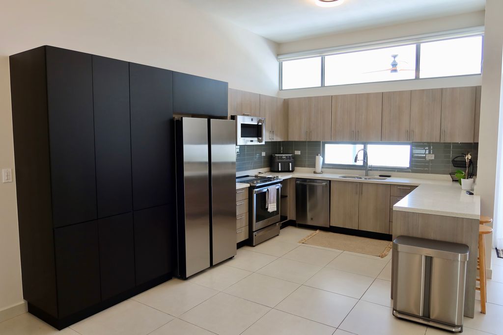 172, Urb. Las Ramblas, Calle Catalonia Guaynabo 00970 PR