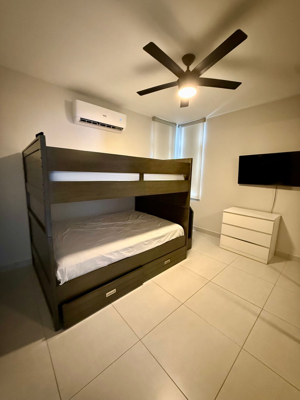 172, Urb. Las Ramblas, Calle Catalonia Guaynabo 00970 PR