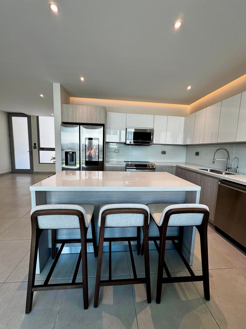 72, Urb. Riviera Court, Calle Ace Bayamon 00959 PR