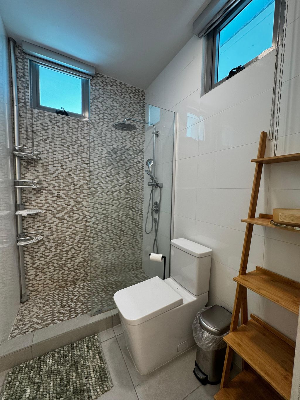 72, Urb. Riviera Court, Calle Ace Bayamon 00959 PR