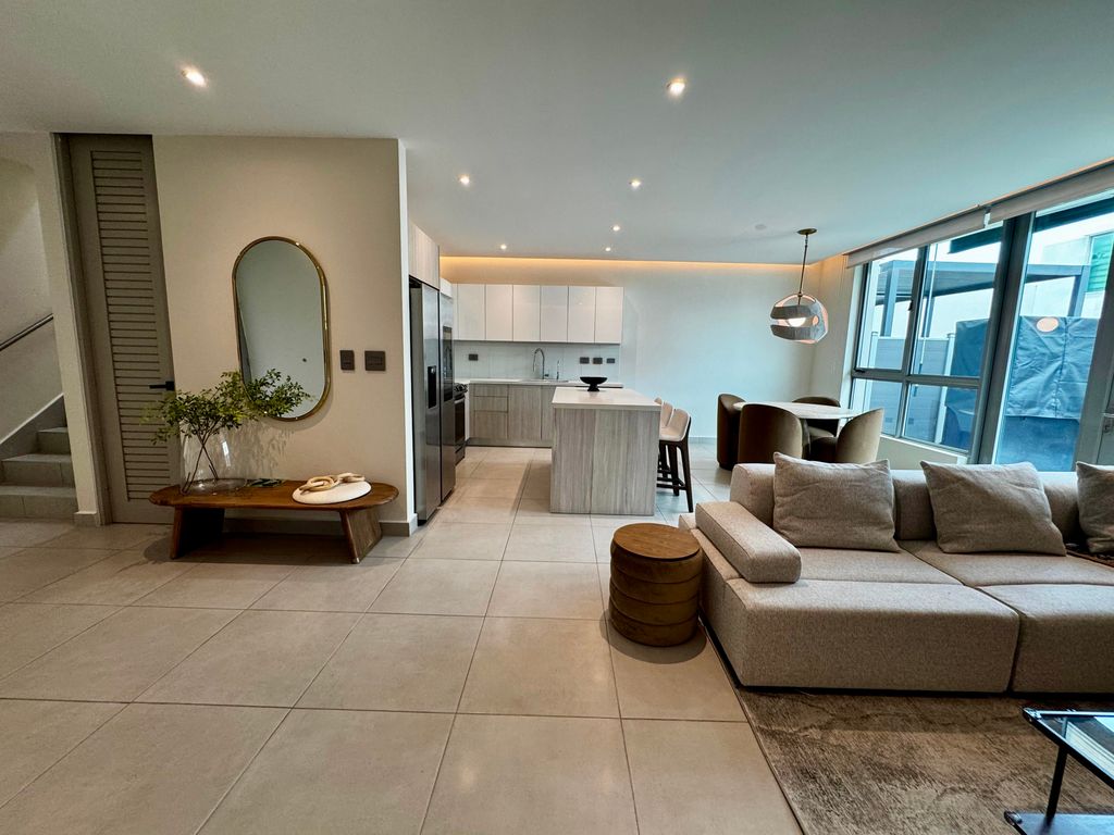 72, Urb. Riviera Court, Calle Ace Bayamon 00959 PR